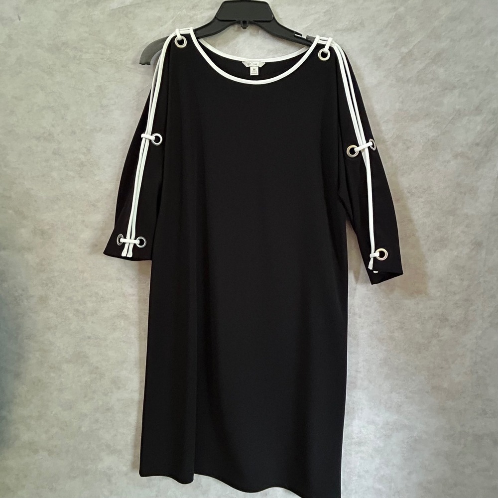Est 1946 Womens Black Grommet Lace Up Cold Shoulder Shift Dress Medium